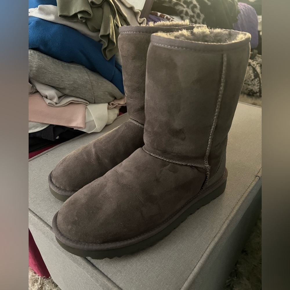 UGGS